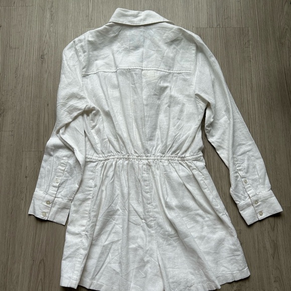 Abercrombie & Fitch Linen Blend Easy Waist Romper - Picture 2 of 4